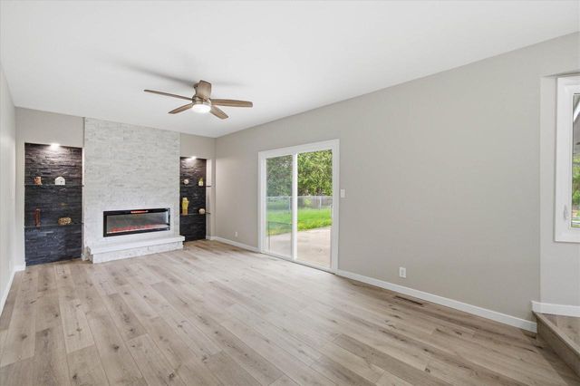 1387 Ponderosa DRIVE, Cedarburg, WI 53012