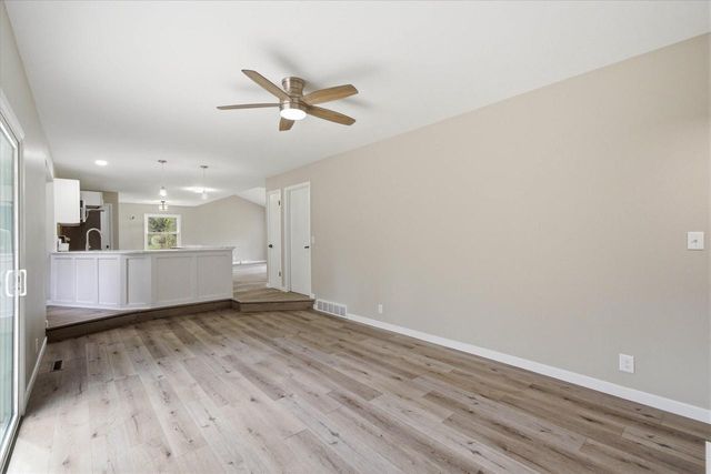 1387 Ponderosa DRIVE, Cedarburg, WI 53012