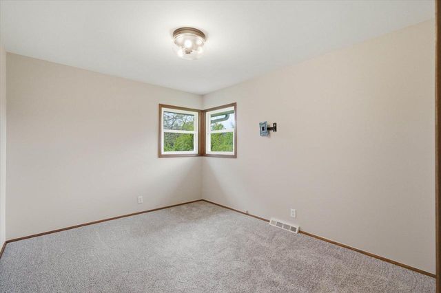 1387 Ponderosa DRIVE, Cedarburg, WI 53012