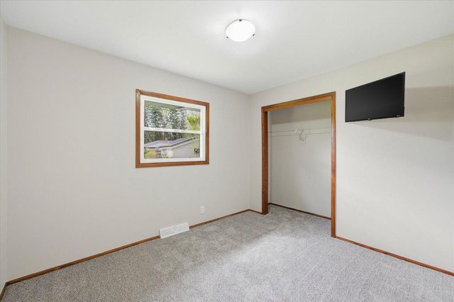 1387 Ponderosa DRIVE, Cedarburg, WI 53012