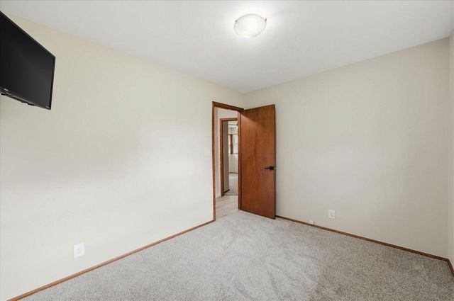 1387 Ponderosa DRIVE, Cedarburg, WI 53012