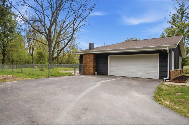 1387 Ponderosa DRIVE, Cedarburg, WI 53012