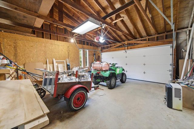1387 Ponderosa DRIVE, Cedarburg, WI 53012