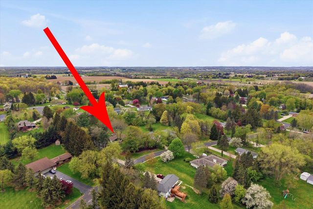 1387 Ponderosa DRIVE, Cedarburg, WI 53012