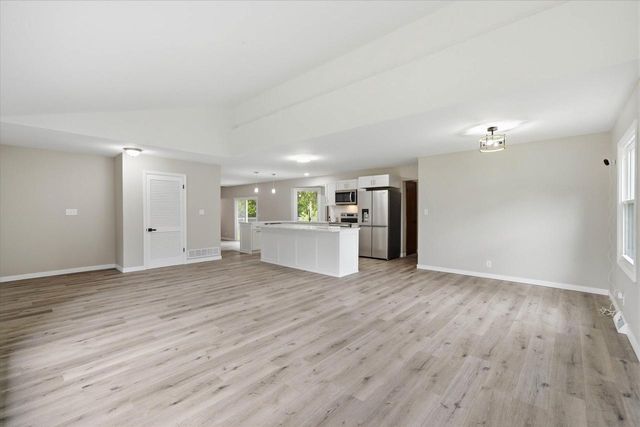 1387 Ponderosa DRIVE, Cedarburg, WI 53012