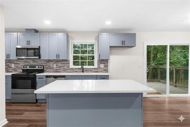 3022 Hillwood Drive NW, Lawrenceville, GA 30044
