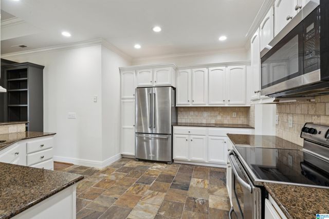 1113 BARKLEY LANE, Hoover, AL 35242