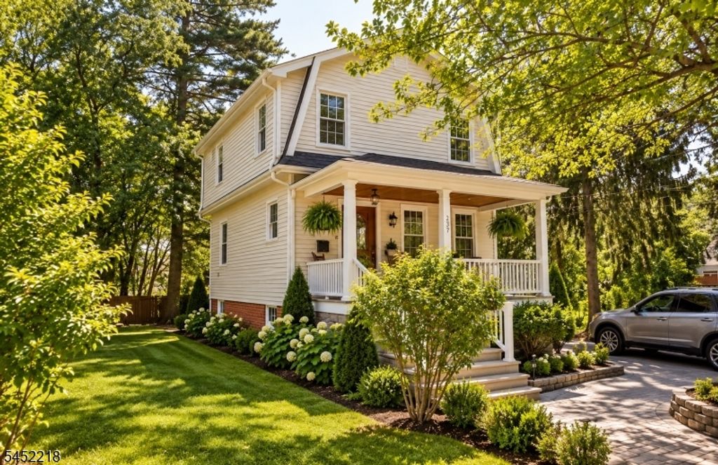 257 Epps Ave, Englewood City, NJ 07631 — photo 2