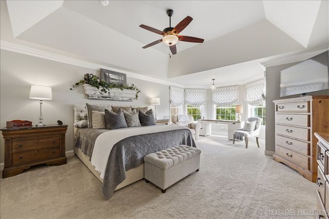 40W898 Fox Creek Drive, St. Charles, IL 60175