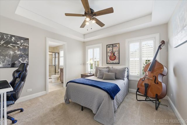 40W898 Fox Creek Drive, St. Charles, IL 60175