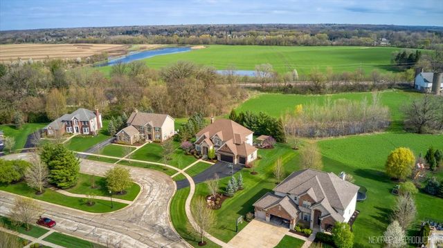 40W898 Fox Creek Drive, St. Charles, IL 60175