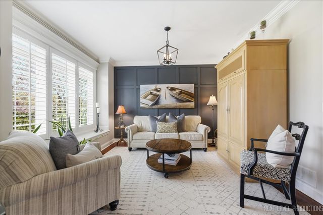 40W898 Fox Creek Drive, St. Charles, IL 60175