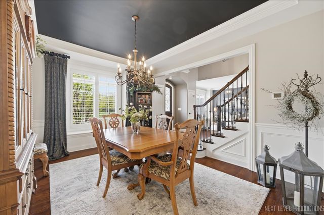 40W898 Fox Creek Drive, St. Charles, IL 60175