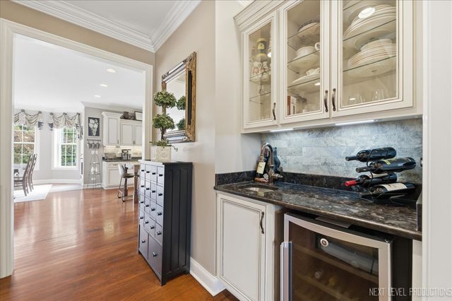 40W898 Fox Creek Drive, St. Charles, IL 60175