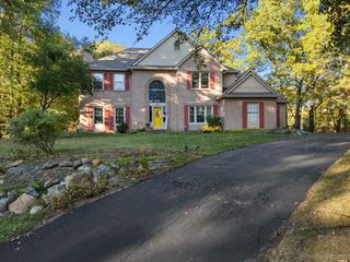 5372 Princeton Court, Genoa Township, MI 48116
