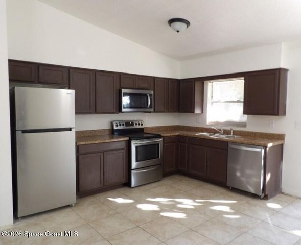 752 Gelaso Street SW, Palm Bay, FL 32908