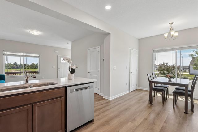 1377 S 91st Street, West Des Moines, IA 50266