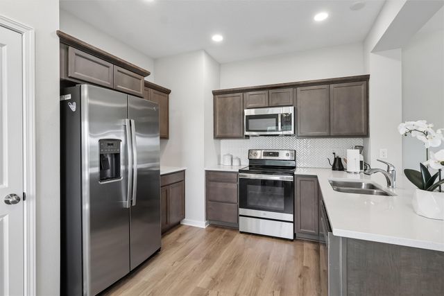 1377 S 91st Street, West Des Moines, IA 50266