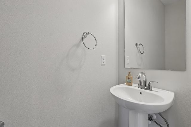 1377 S 91st Street, West Des Moines, IA 50266