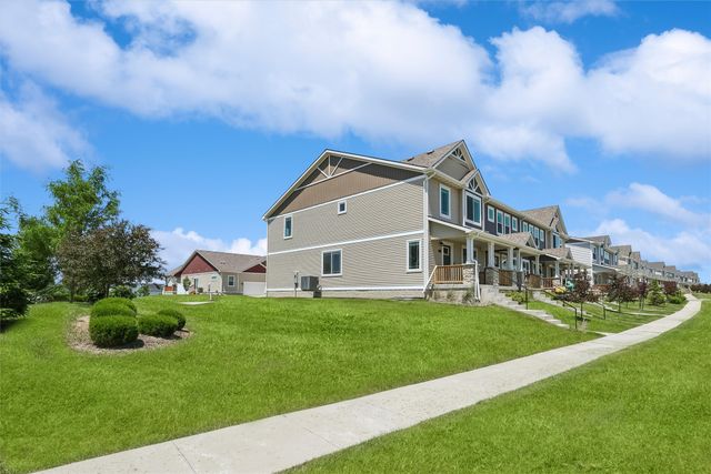 1377 S 91st Street, West Des Moines, IA 50266