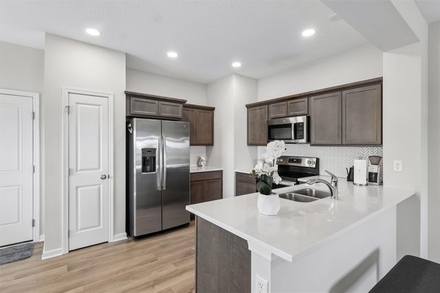 1377 S 91st Street, West Des Moines, IA 50266
