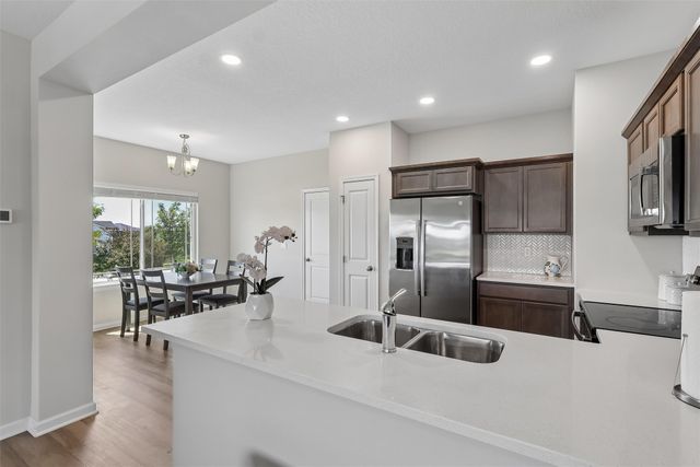 1377 S 91st Street, West Des Moines, IA 50266