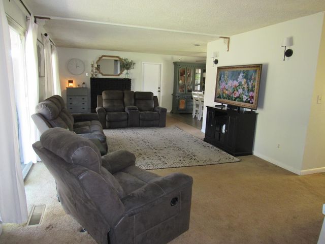 1500 Walnut St, Oakdale, CA 95361