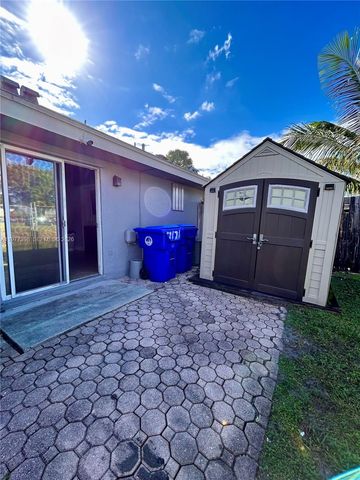 7171 Tam OShanter Blvd, North Lauderdale, FL 33068