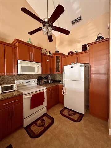 7171 Tam OShanter Blvd, North Lauderdale, FL 33068