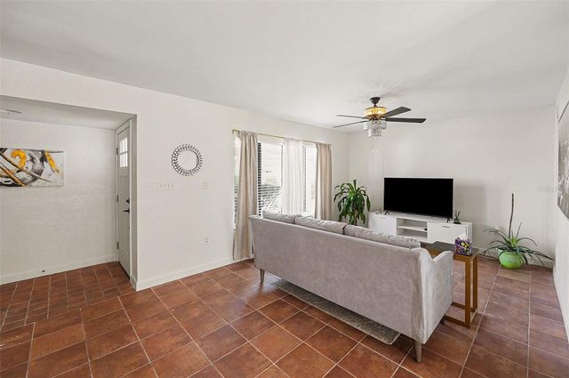 6490 CAPE HATTERAS WAY NE 4, St Petersburg, FL 33702