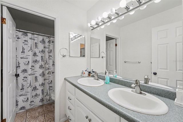 6490 CAPE HATTERAS WAY NE 4, St Petersburg, FL 33702
