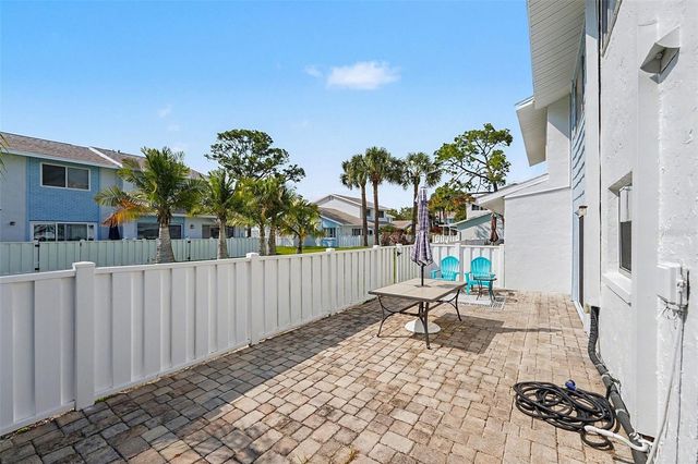 6490 CAPE HATTERAS WAY NE 4, St Petersburg, FL 33702