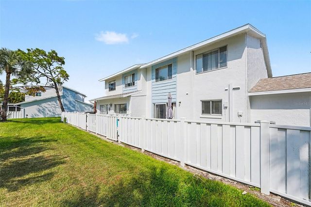 6490 CAPE HATTERAS WAY NE 4, St Petersburg, FL 33702