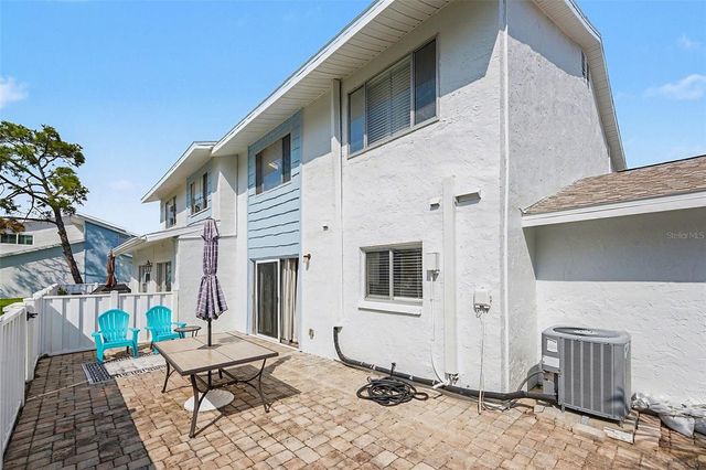 6490 CAPE HATTERAS WAY NE 4, St Petersburg, FL 33702