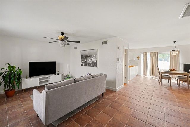 6490 CAPE HATTERAS WAY NE 4, St Petersburg, FL 33702