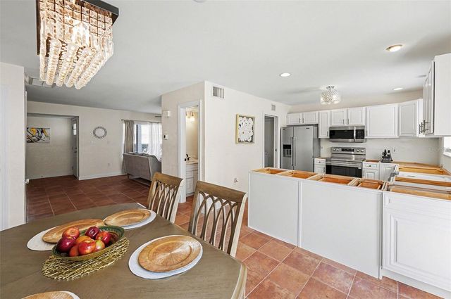 6490 CAPE HATTERAS WAY NE 4, St Petersburg, FL 33702