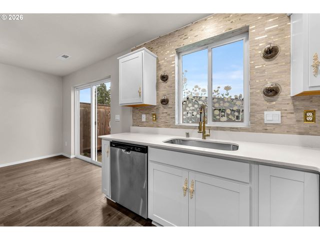 2933 N 3RD Way, Ridgefield, WA 98642