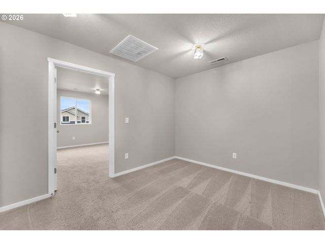 2933 N 3RD Way, Ridgefield, WA 98642