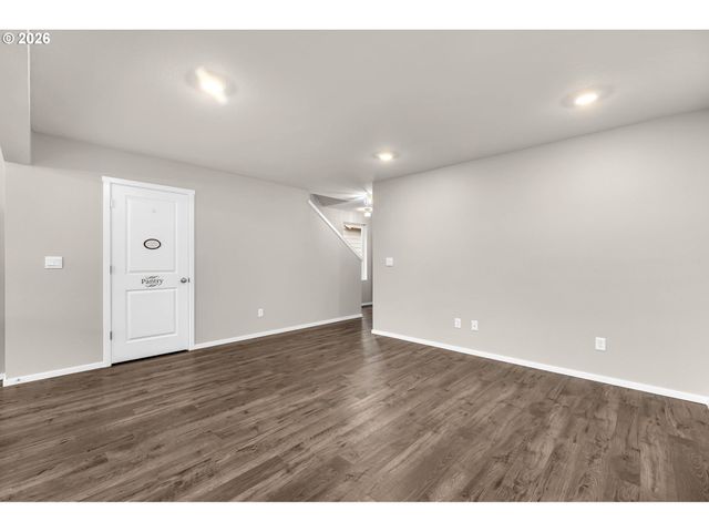 2933 N 3RD Way, Ridgefield, WA 98642