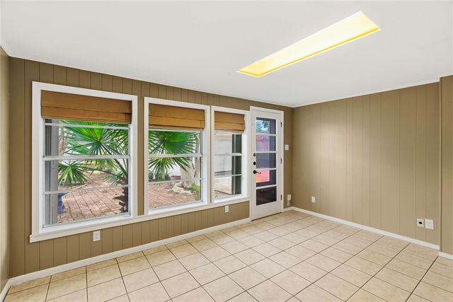 941 Grant Pl, Corpus Christi, TX 78411