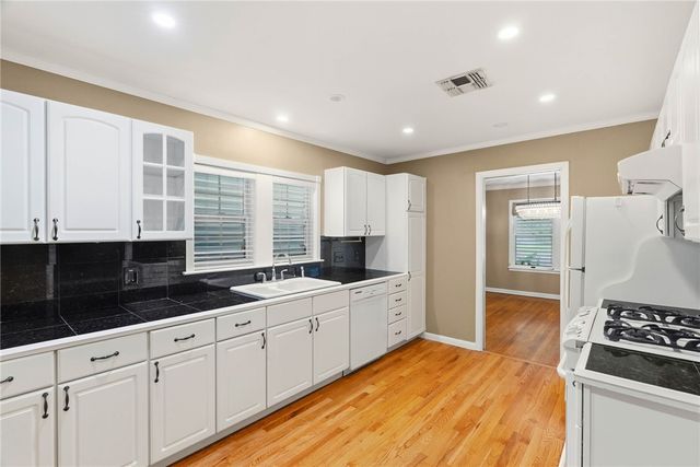 941 Grant Pl, Corpus Christi, TX 78411