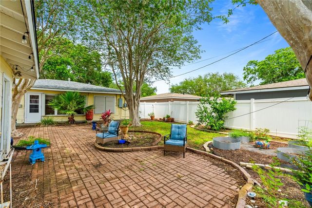 941 Grant Pl, Corpus Christi, TX 78411