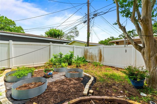 941 Grant Pl, Corpus Christi, TX 78411