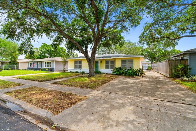941 Grant Pl, Corpus Christi, TX 78411