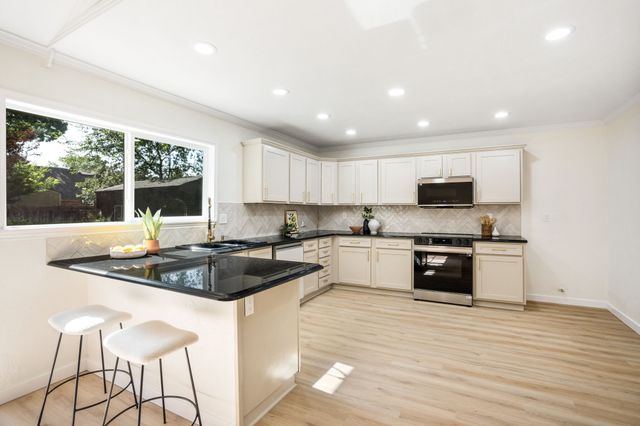 2608 Sprucewood Lane, Euless, TX 76039