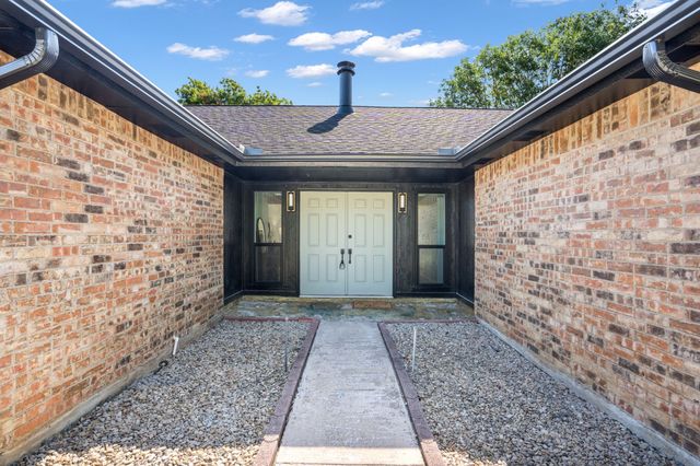 2608 Sprucewood Lane, Euless, TX 76039