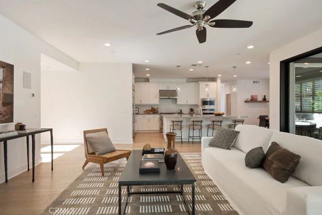 310 Costa Bella Court, Costa Mesa, CA 92627