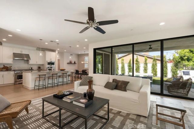 310 Costa Bella Court, Costa Mesa, CA 92627