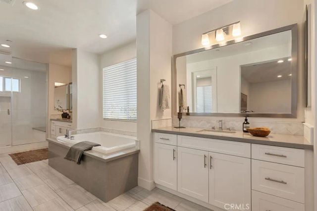 310 Costa Bella Court, Costa Mesa, CA 92627