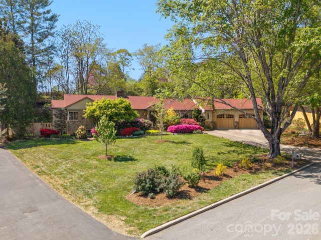 43 Martindale Road, Asheville, NC 28804